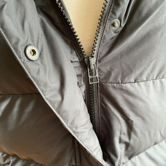 Women's Nike Sportswear Metro Down Puffer Hooded Parka FD8272-010 Size Medium - Picture 4 of 7